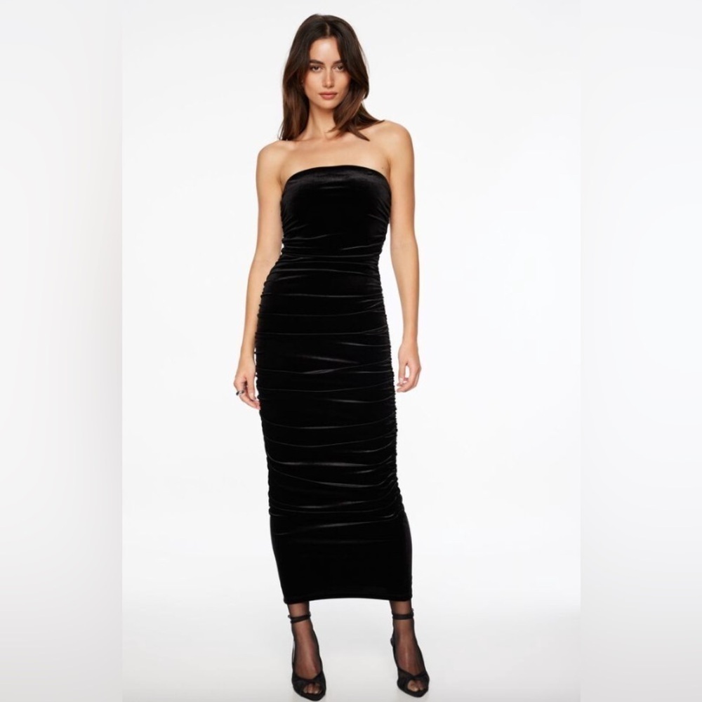 Dynamite Black Strapless Velvet Midi Dress